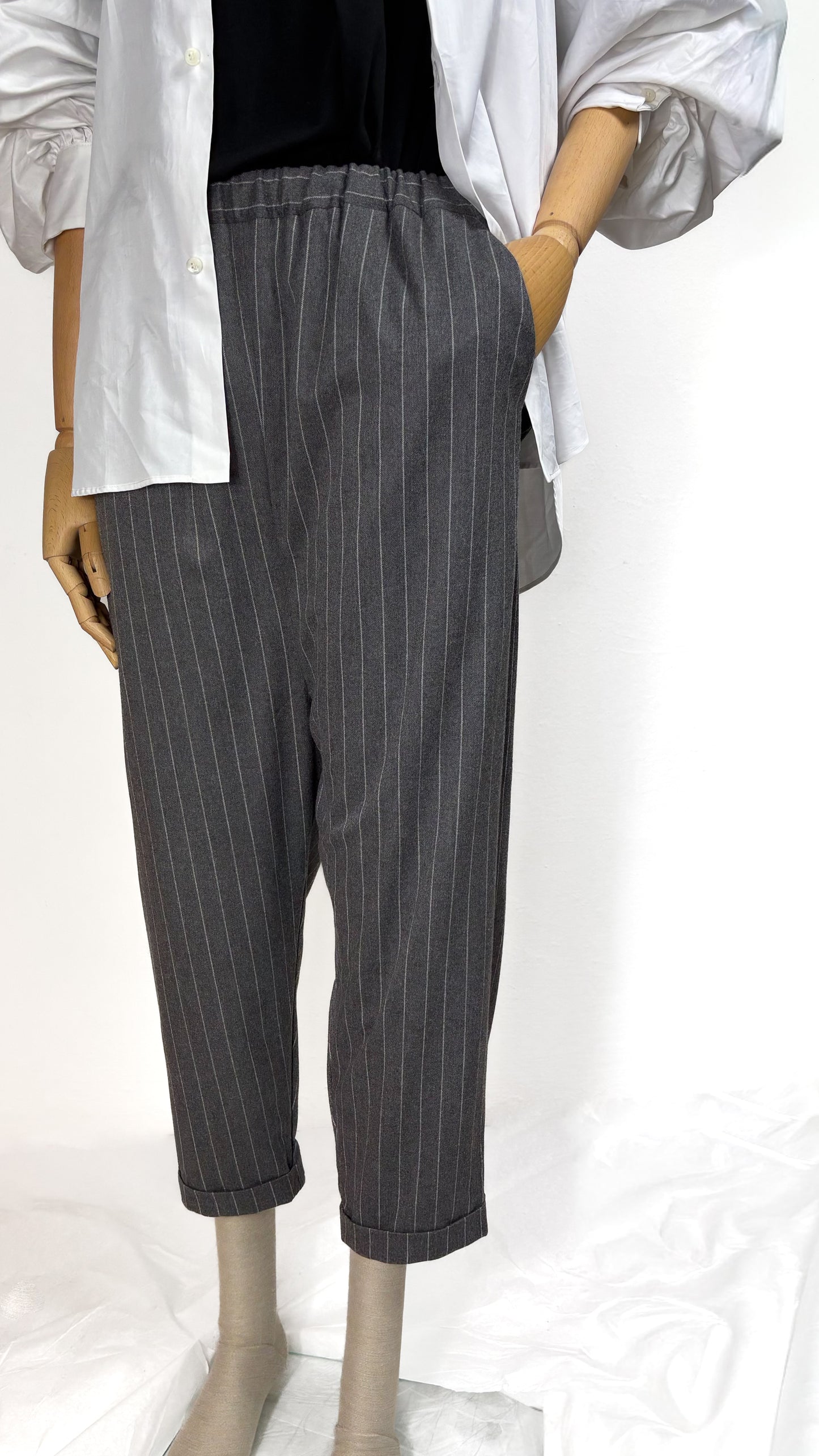 Pantaloni gessati con elastico