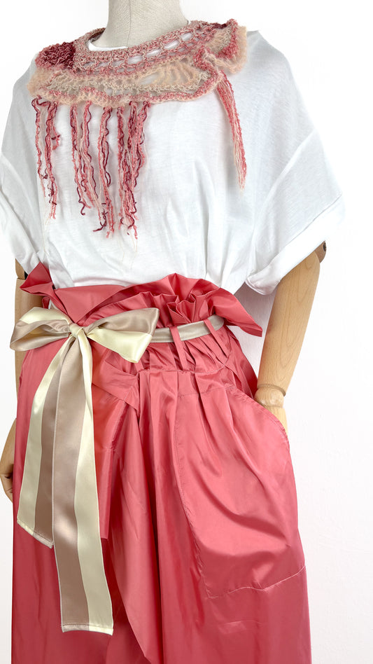 T-shirt con drappeggio
