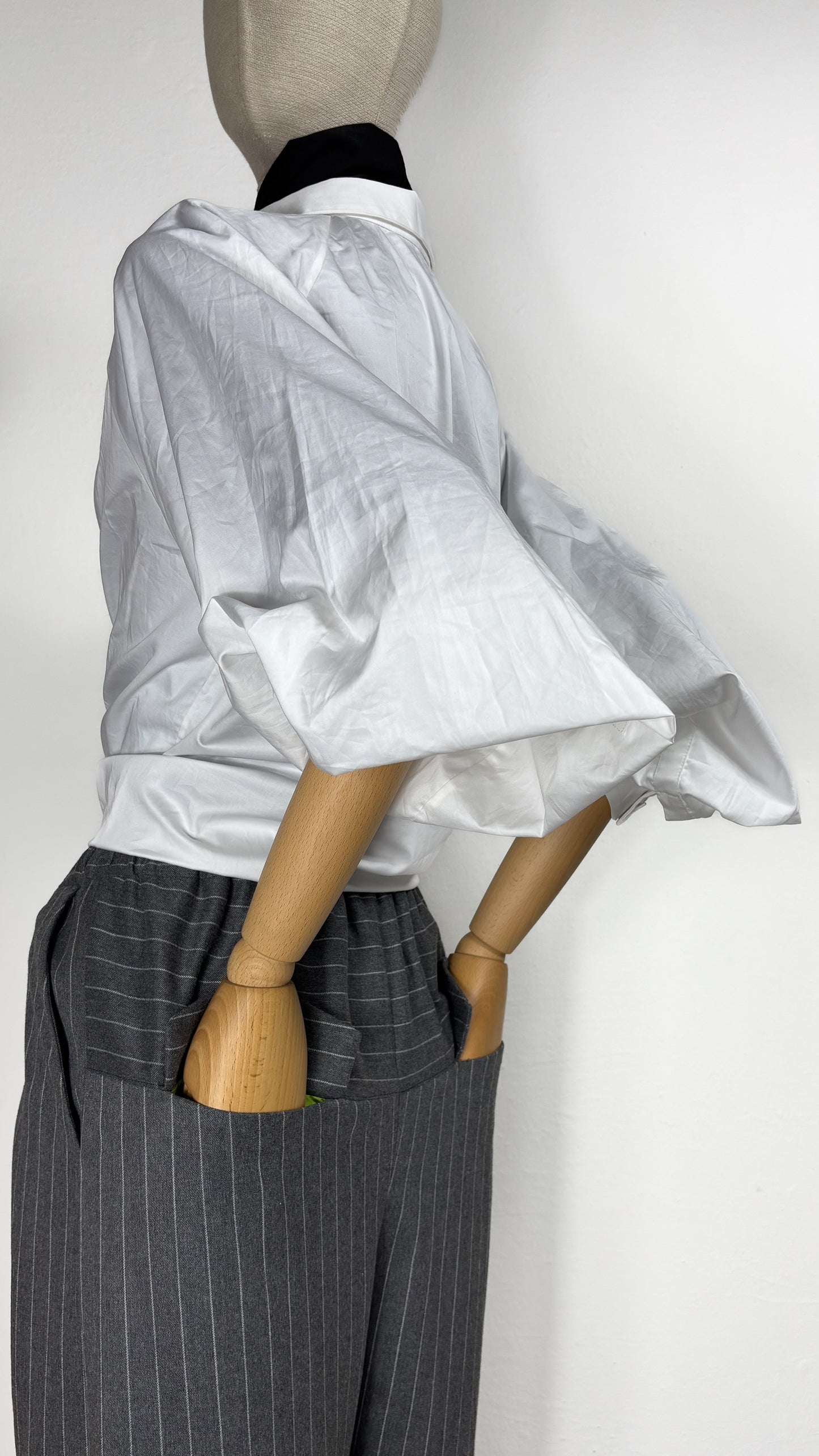 Pantaloni gessati con elastico